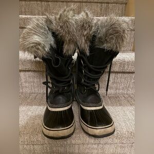 Sorel Joan of Arctic Black and Gray Fur-Trimmed Winter Boots